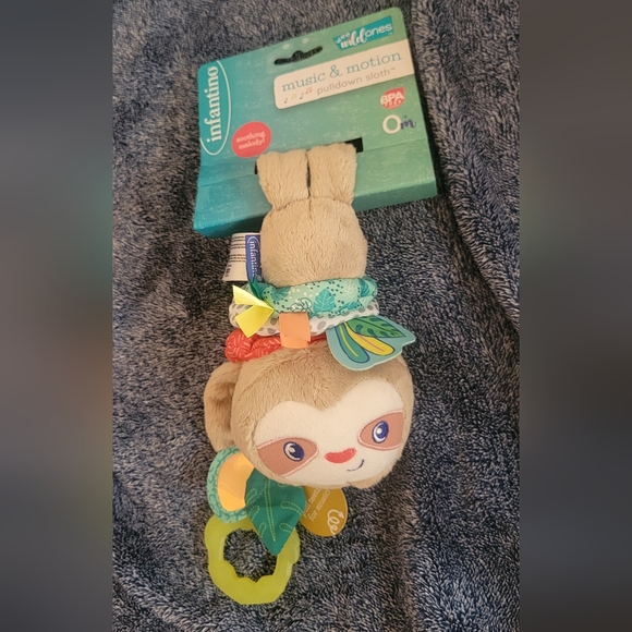 Infantino Music & Motion Pulldown Musical Plush Sloth with Multi-Texture Teether - Picture 2 of 7